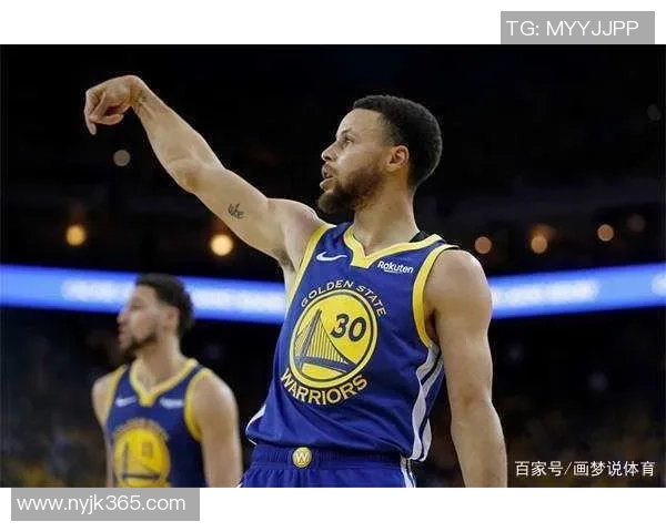 足球球星手部力量揭秘 揭示他们如何利用双手在比赛中创造奇迹