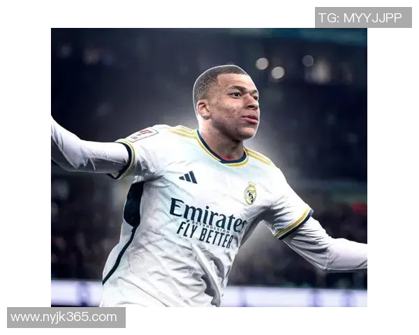 足球球星炫酷手饰高清大图展示个性魅力与时尚风采